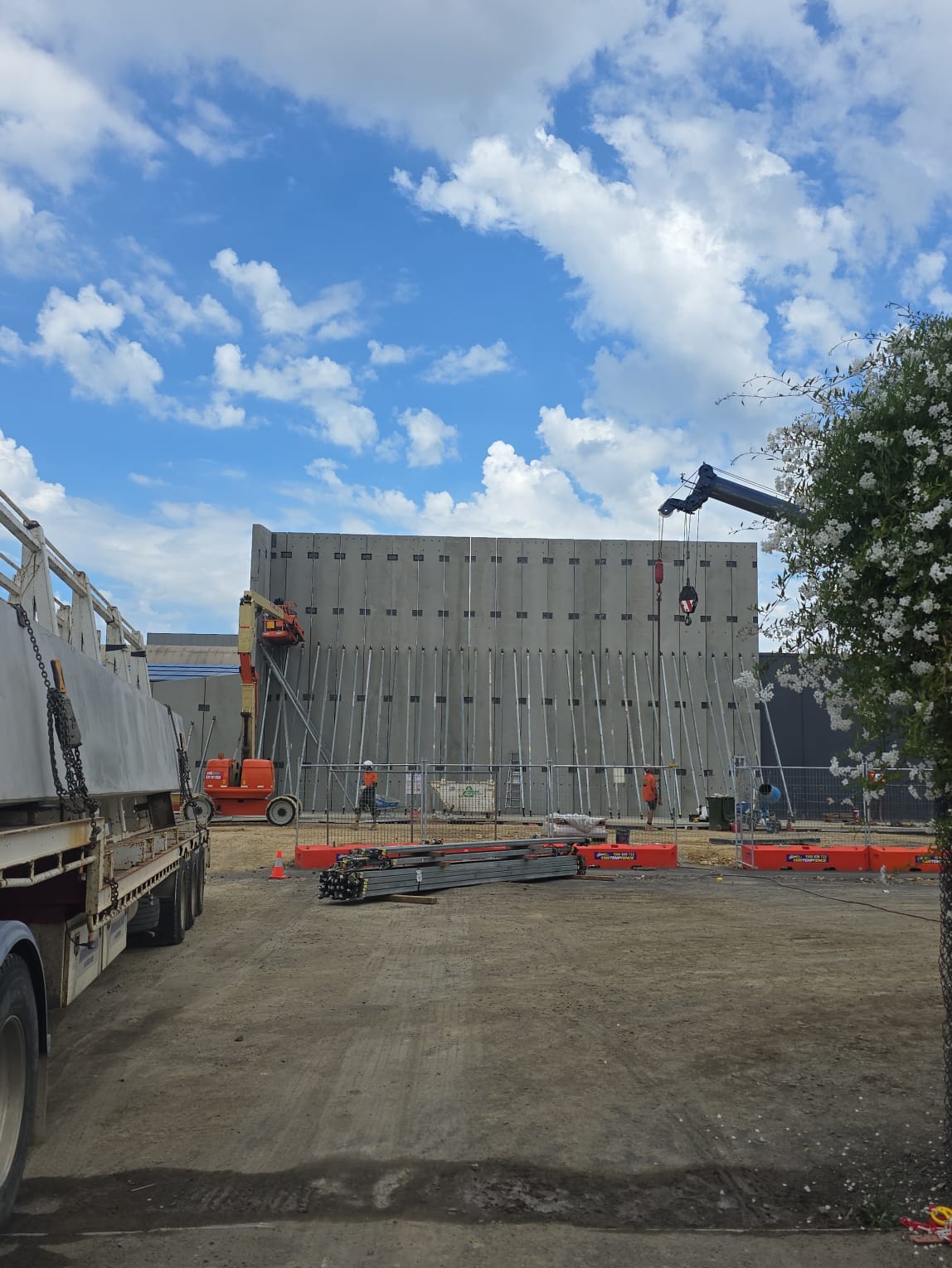 Precast wall installation on a Melbourne site